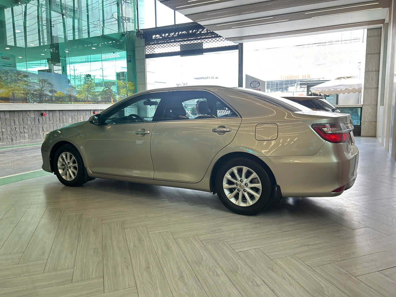CAMRY 2.OE