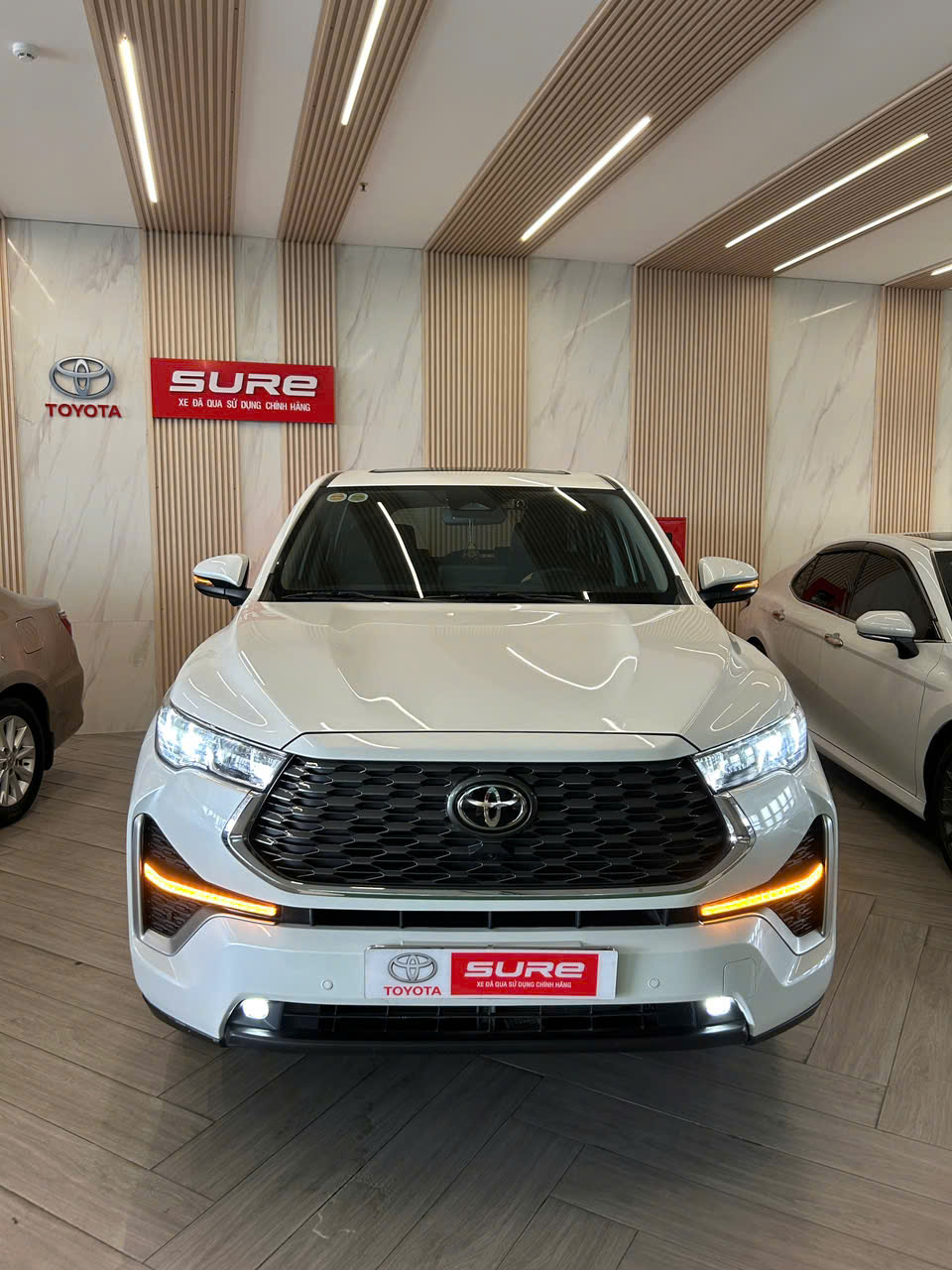 INNOVA CROSS 2.0HEV