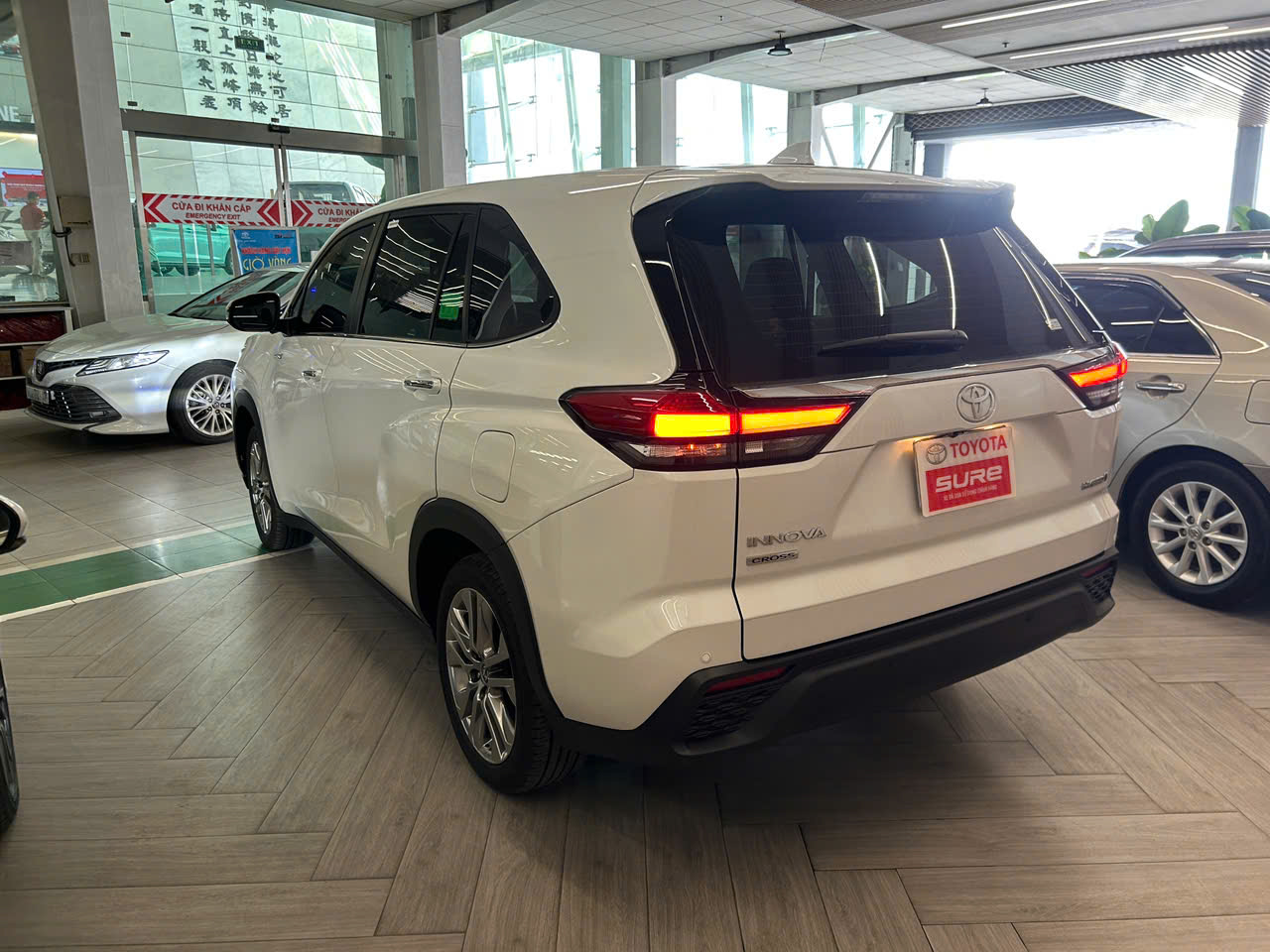 INNOVA CROSS 2.0HEV
