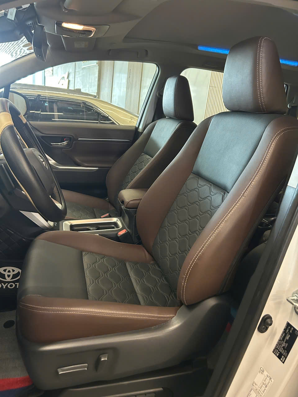 INNOVA CROSS 2.0HEV