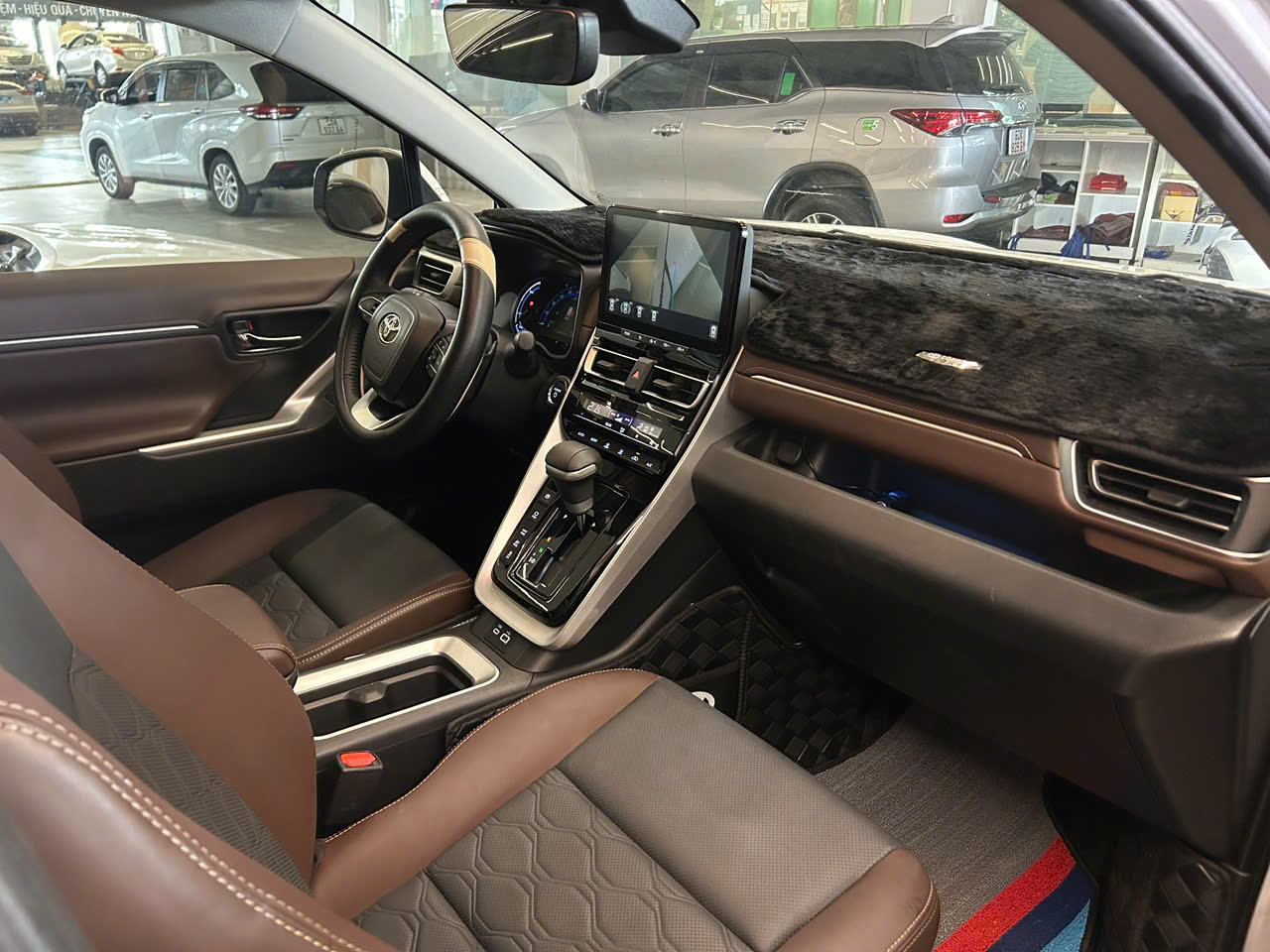 INNOVA CROSS 2.0HEV