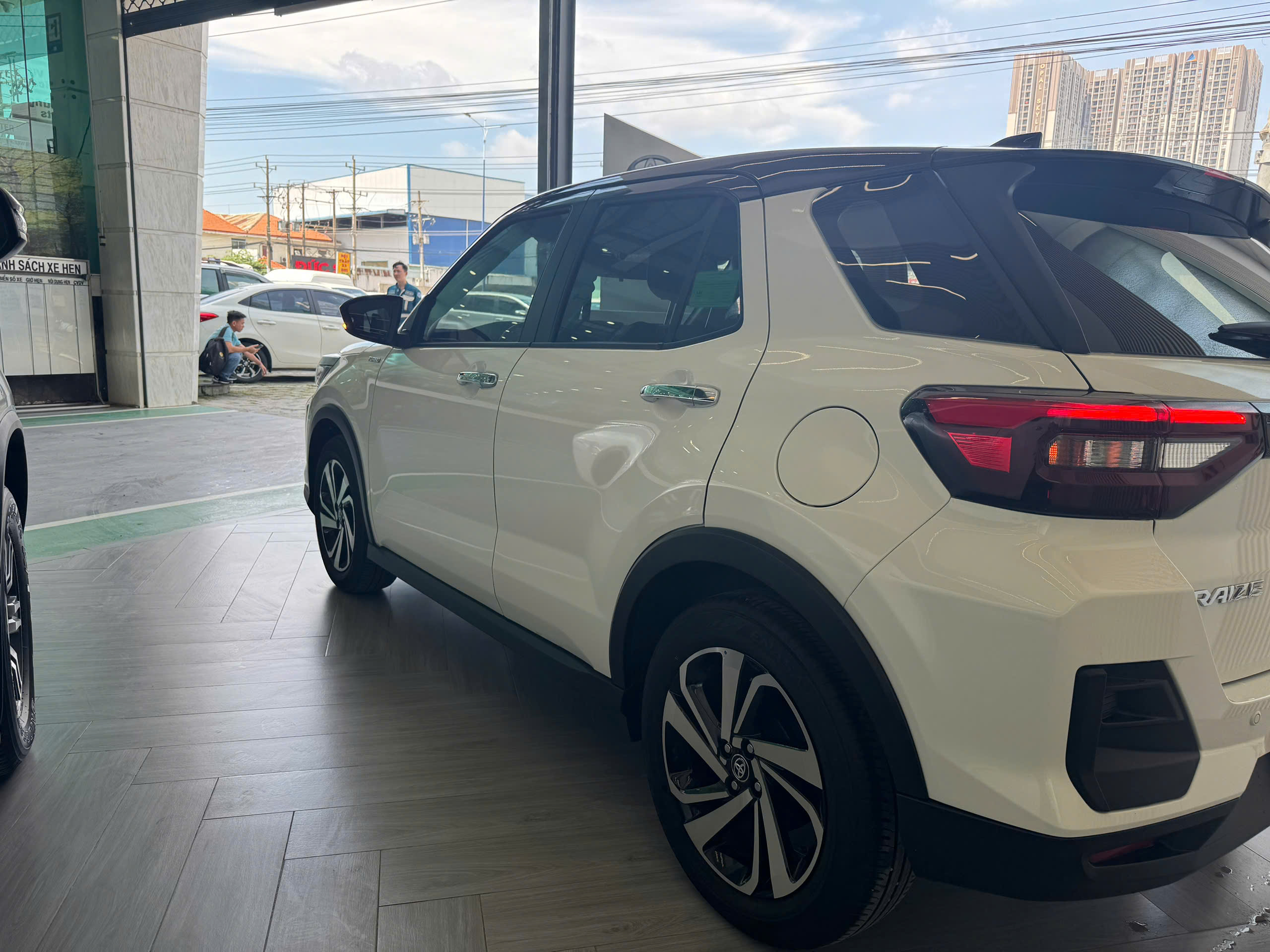 Raize 1.0 Turbo 2024