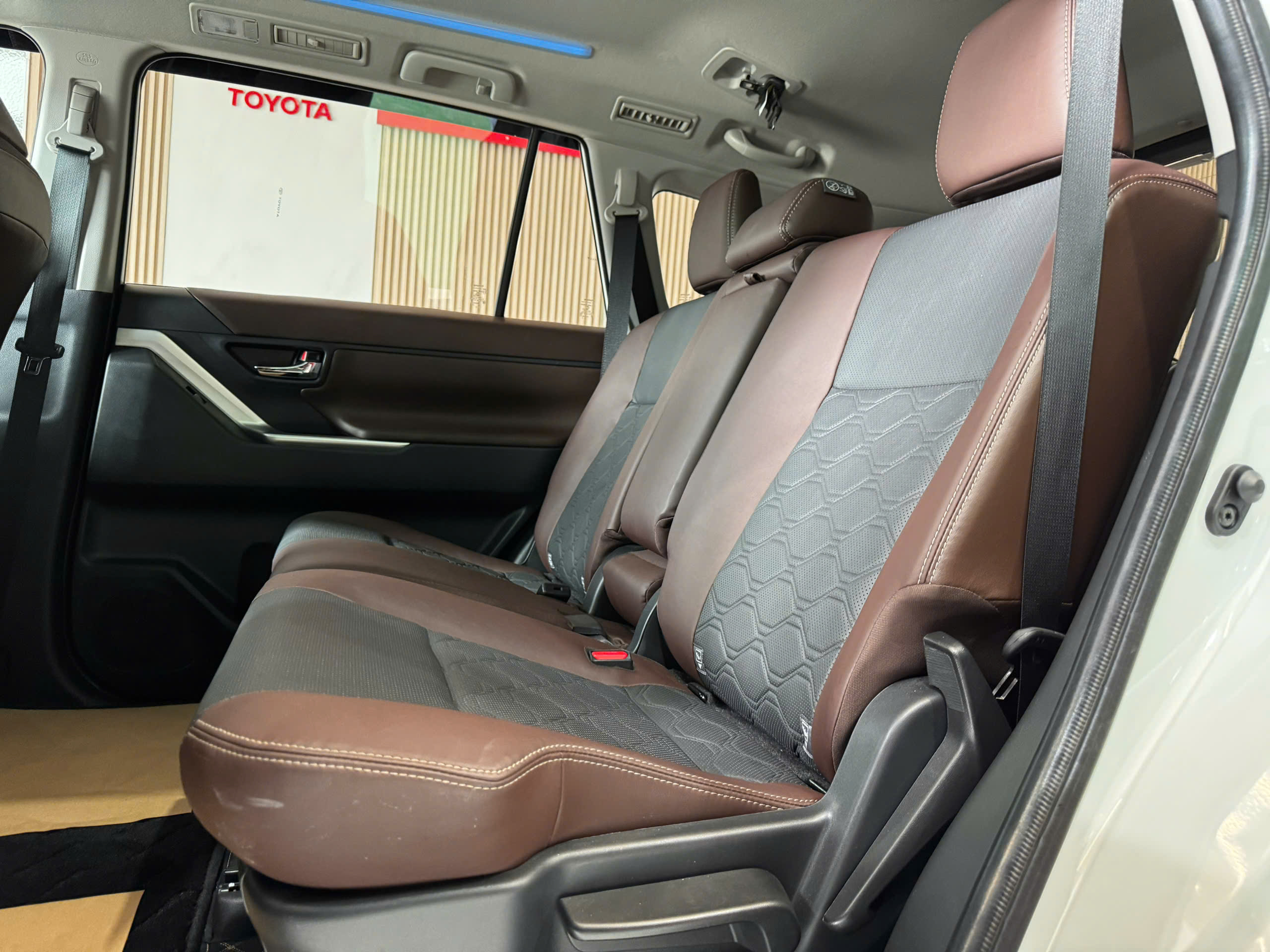 INNOVA CROSS 2.0V 2024