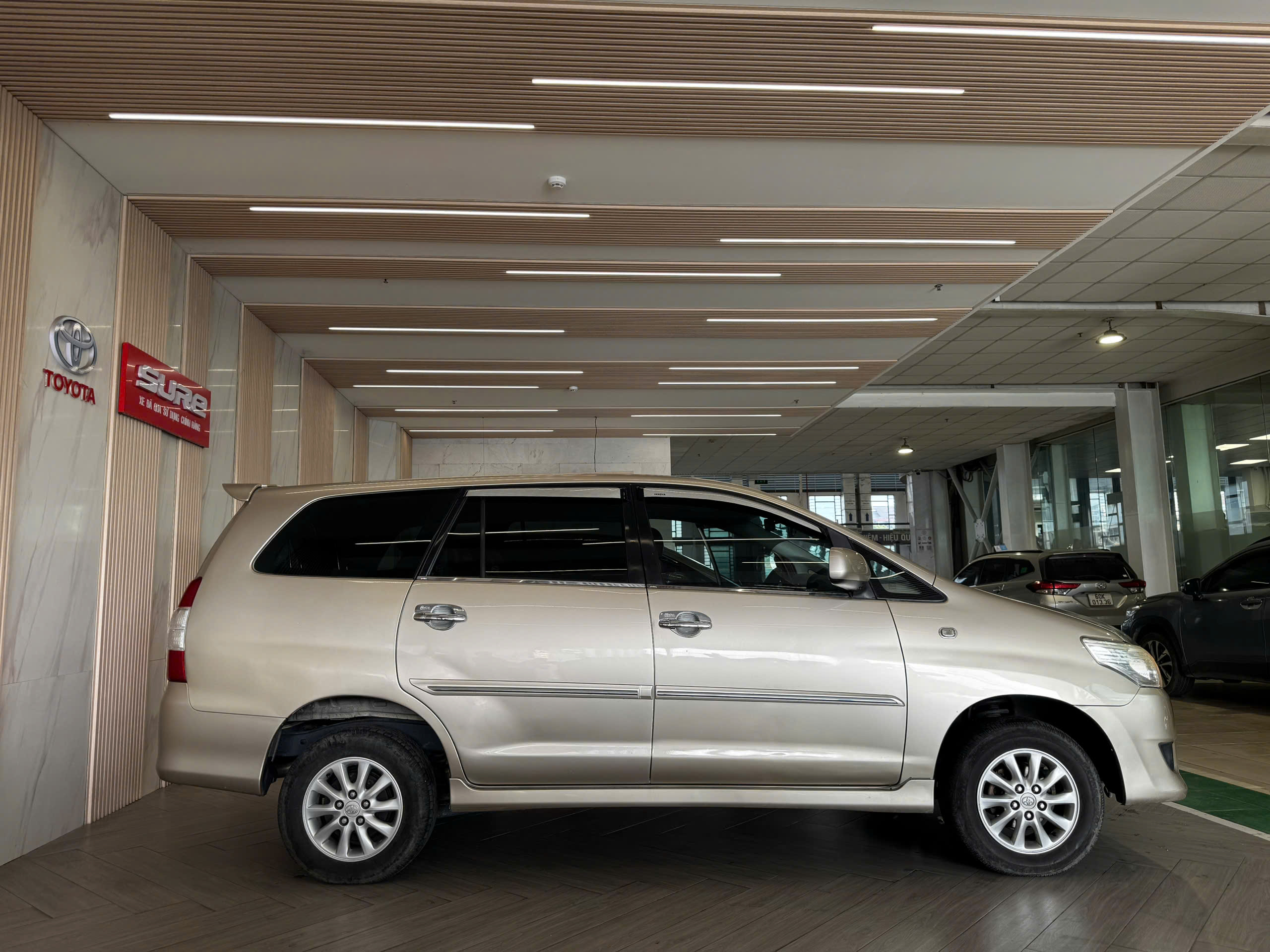 INNOVA 2.0E 2014