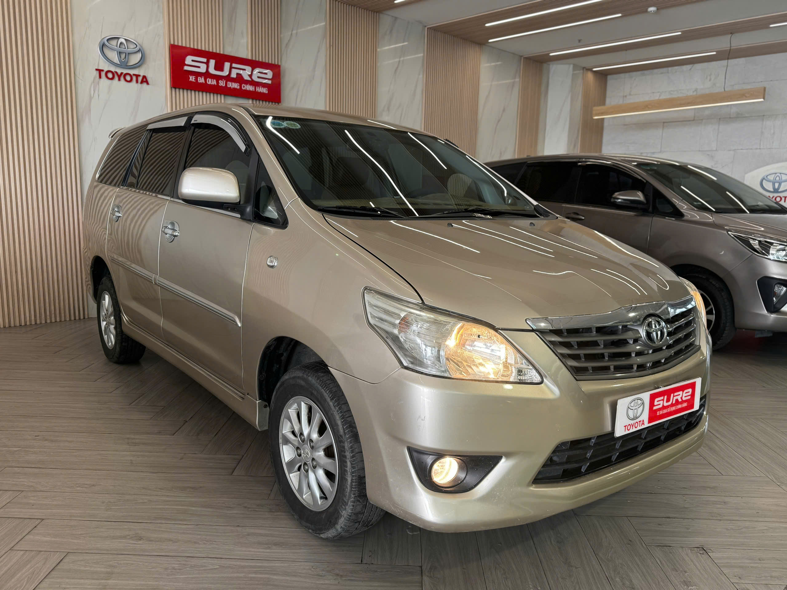 INNOVA 2.0E 2014