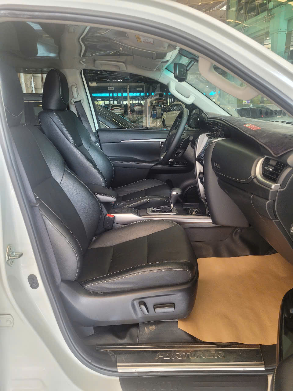 FORTUNER 2.4AT 4X2 2023