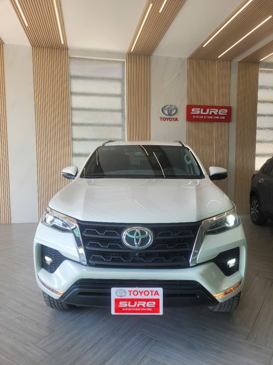 FORTUNER 2.4AT 4X2 2023