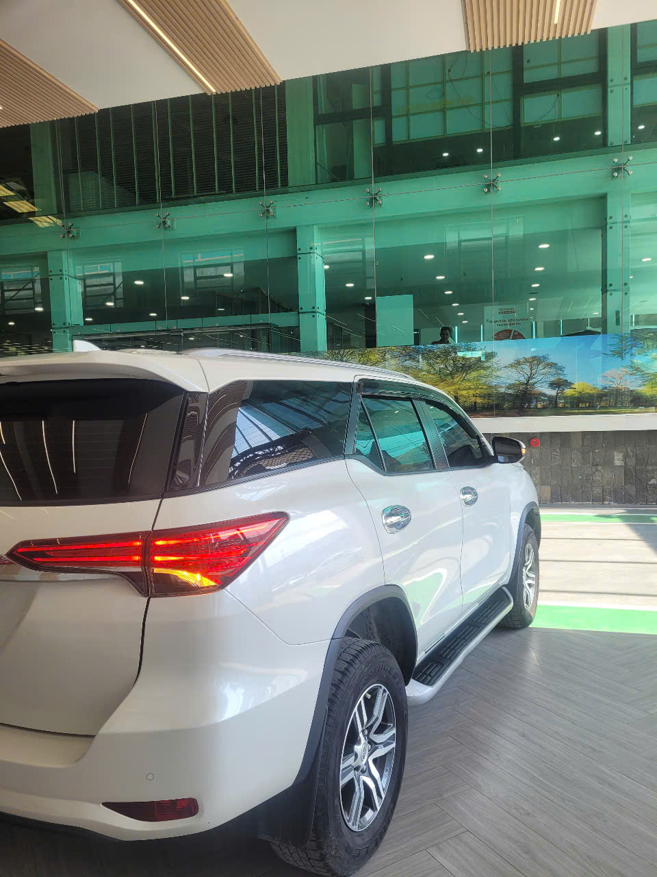 FORTUNER 2.4AT 4X2 2023