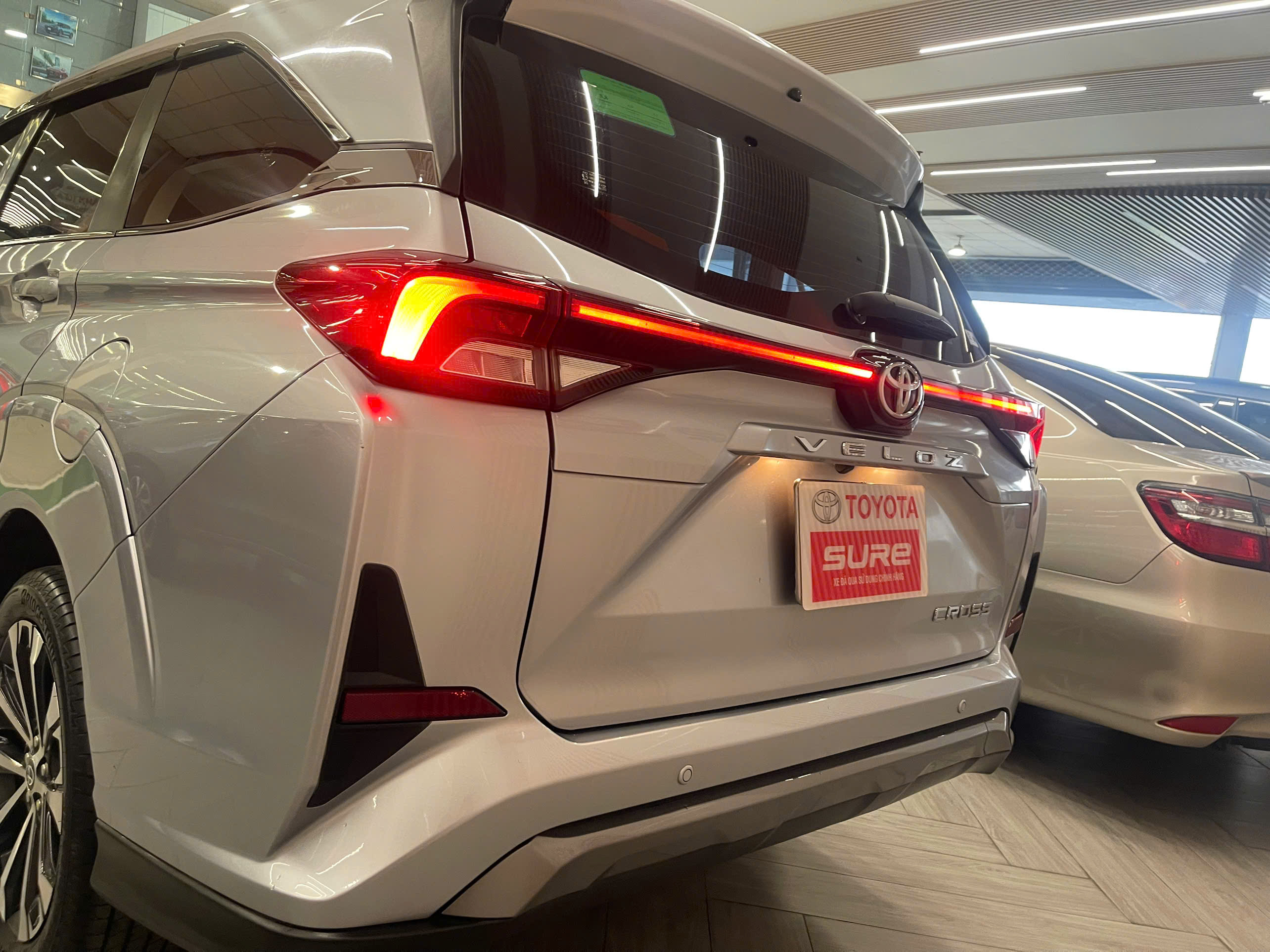 VELOZ CROSS TOP 2023