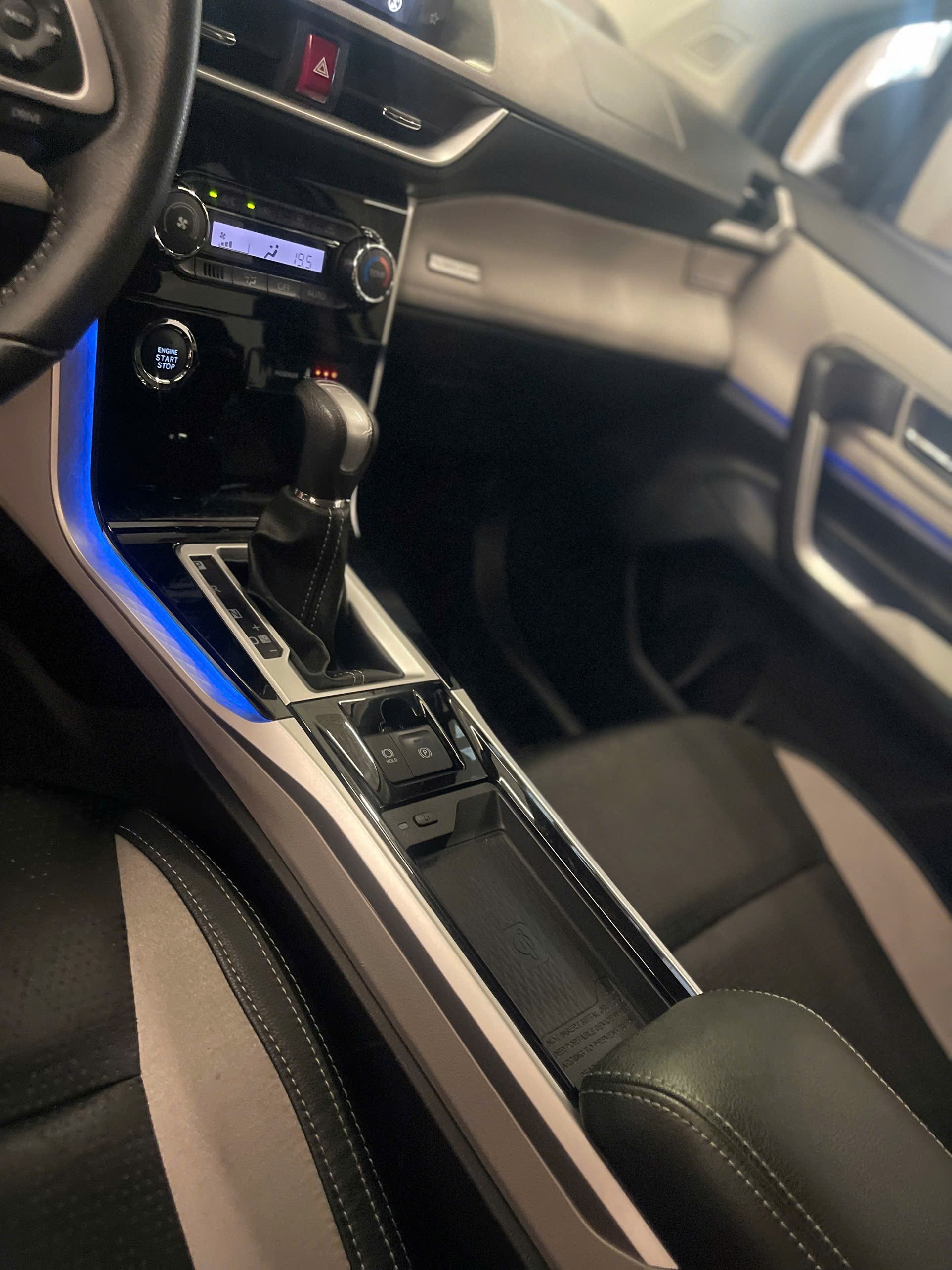 VELOZ CROSS TOP 2023