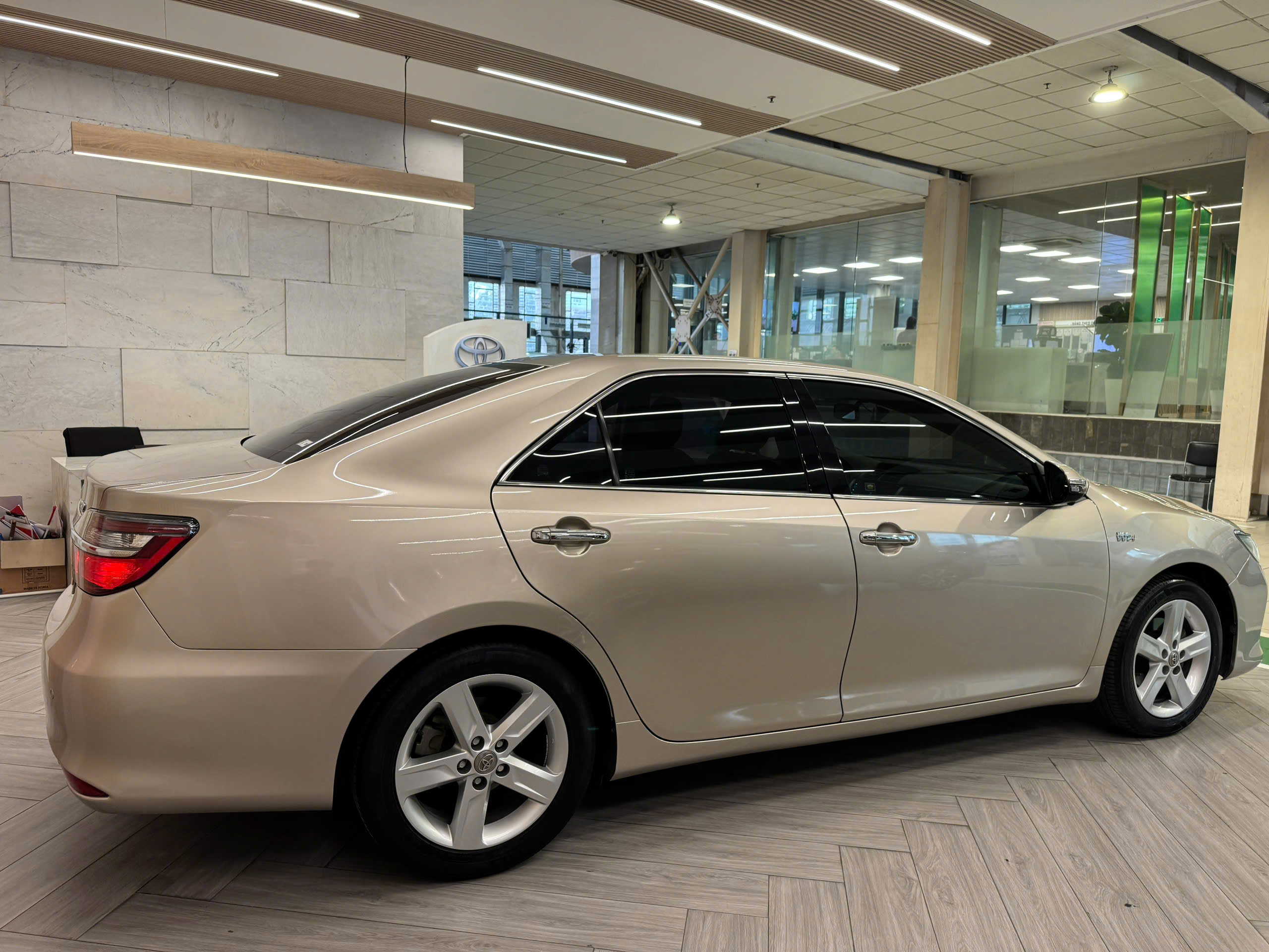 CAMRY 2.5Q 2015