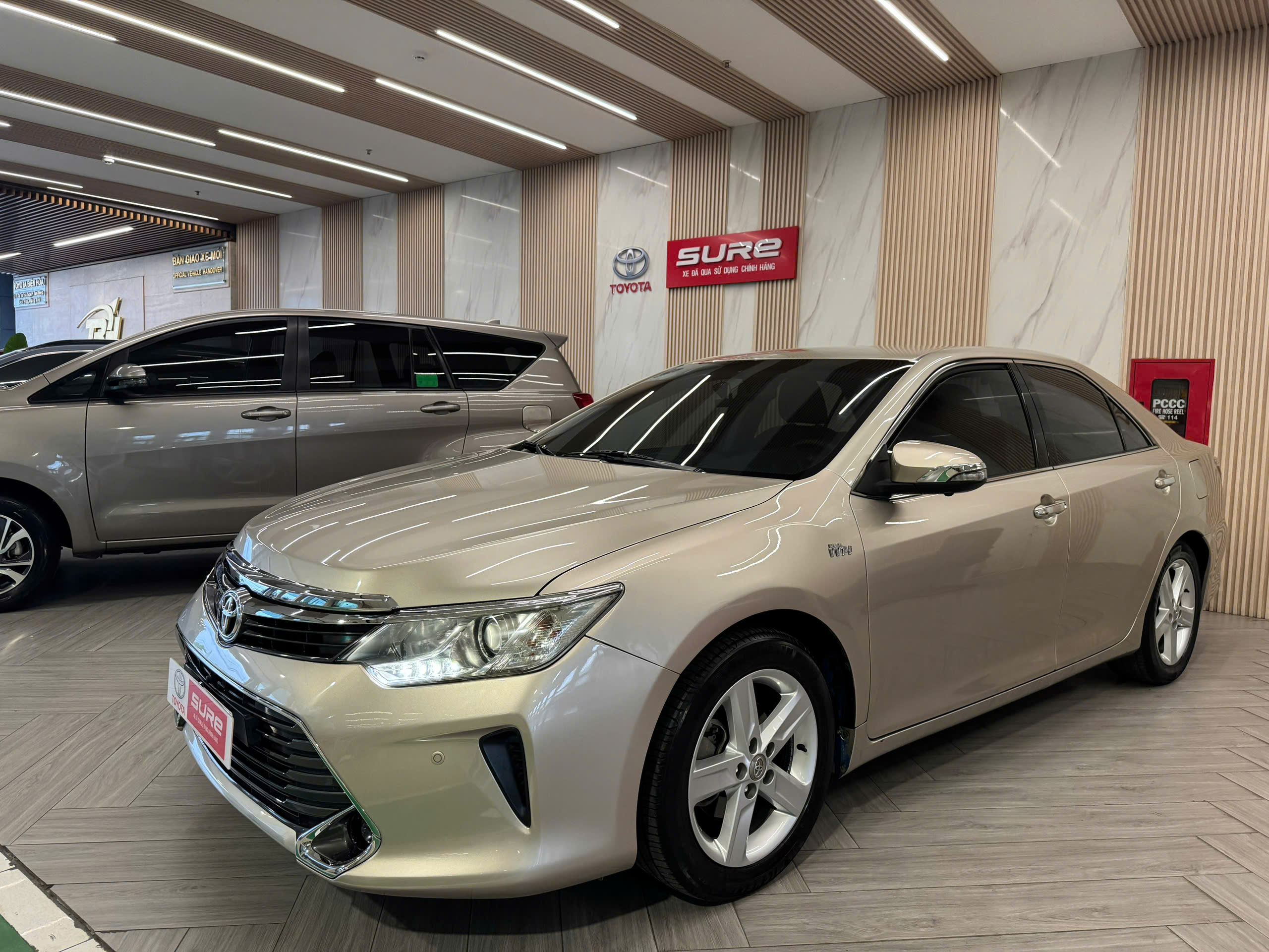 CAMRY 2.5Q 2015